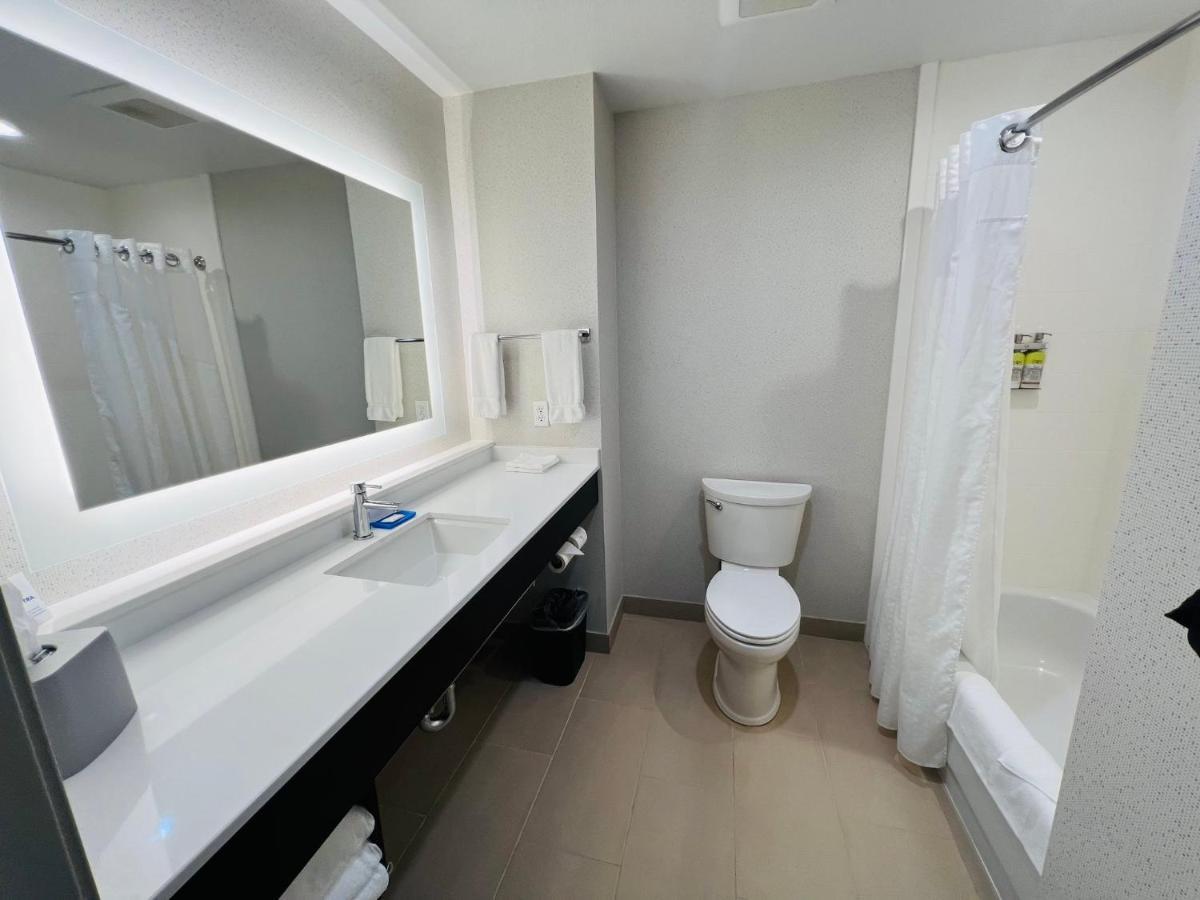 Holiday Inn Express & Suites Salinas By Ihg Екстер'єр фото