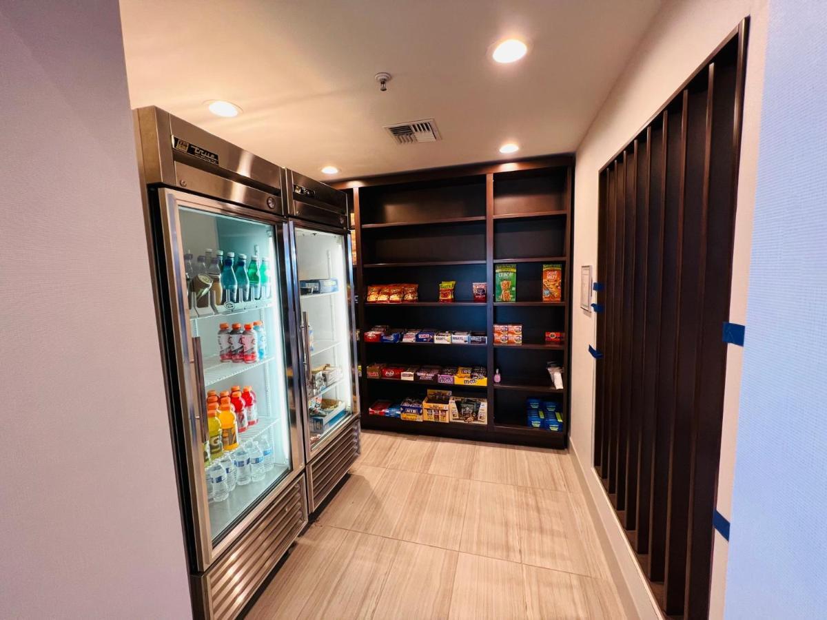 Holiday Inn Express & Suites Salinas By Ihg Екстер'єр фото