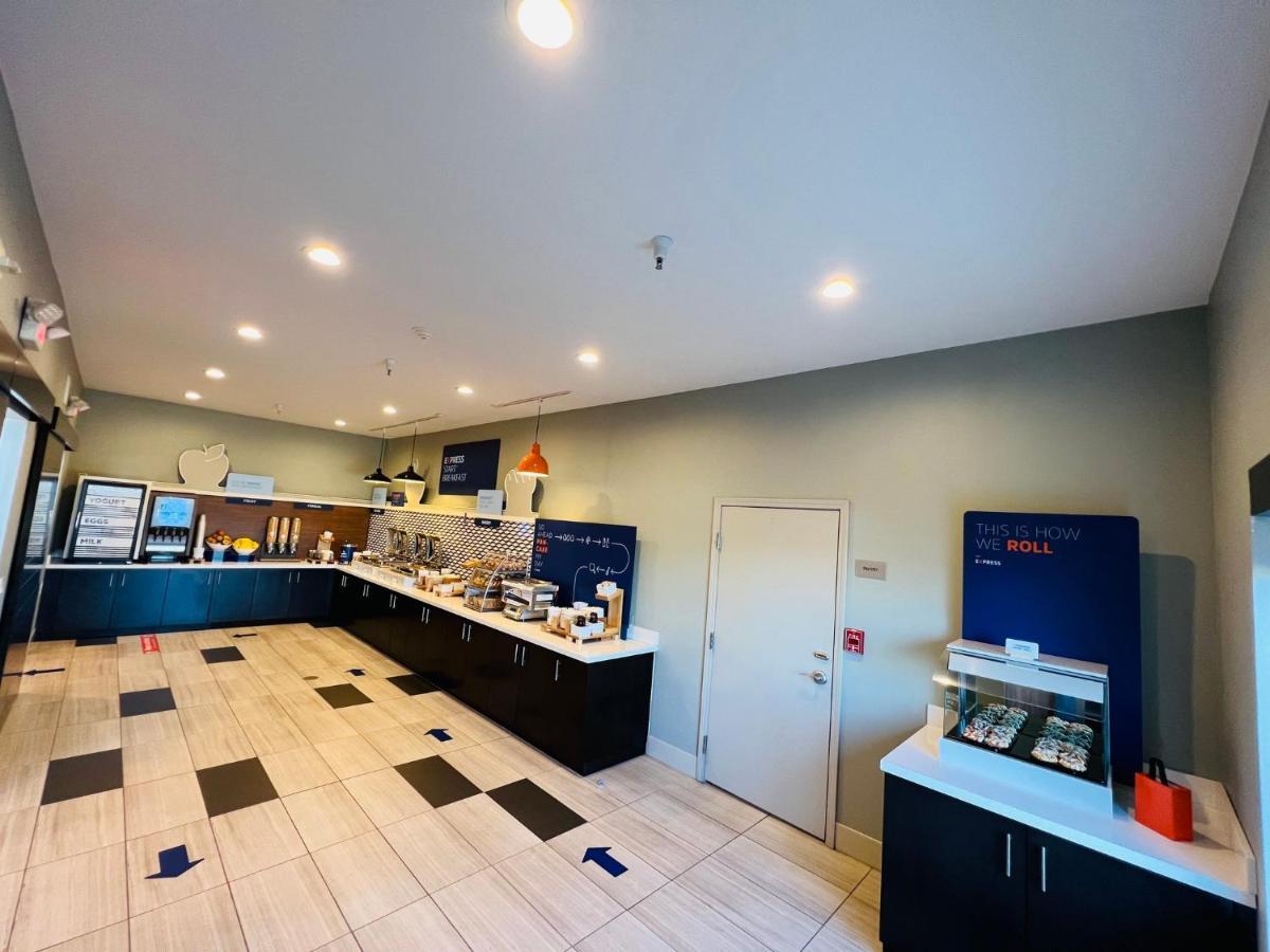 Holiday Inn Express & Suites Salinas By Ihg Екстер'єр фото