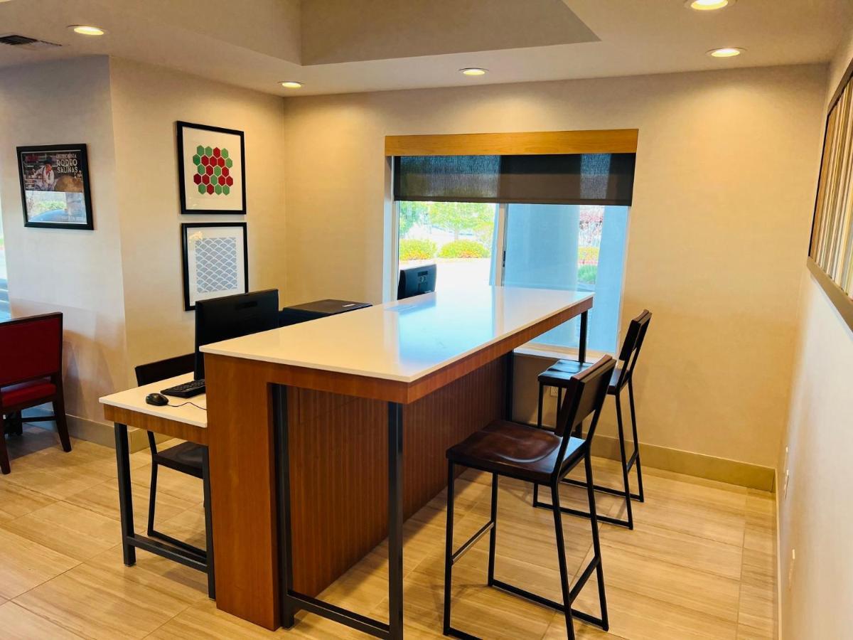 Holiday Inn Express & Suites Salinas By Ihg Екстер'єр фото