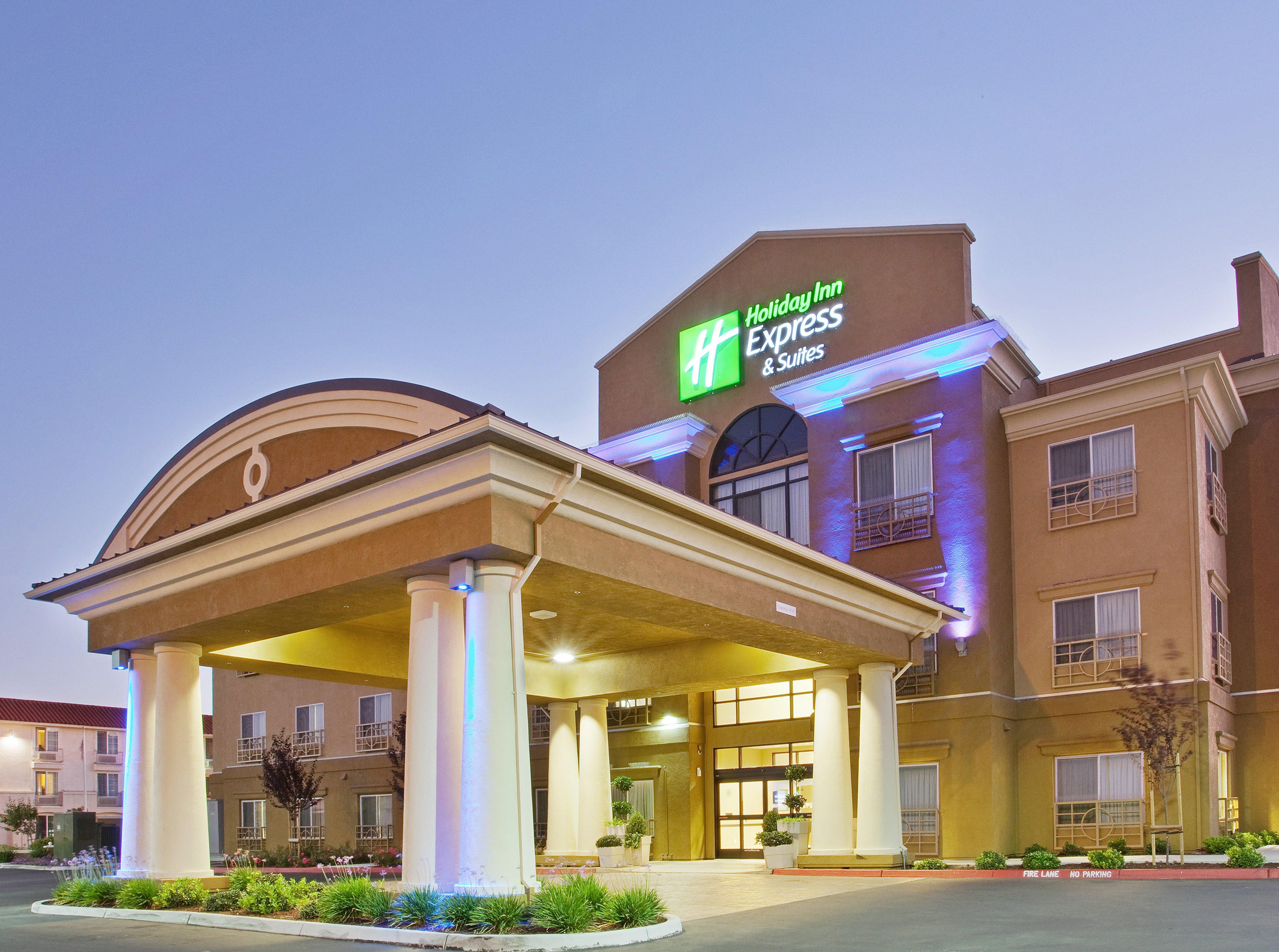 Holiday Inn Express & Suites Salinas, An Ihg Hotel Екстер'єр фото